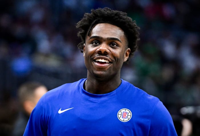 Dec 23, 2023; Los Angeles, California, USA; Los Angeles Clippers forward Kobe Brown (21) before the game against the Boston Celtics during warmups at Crypto.com Arena.